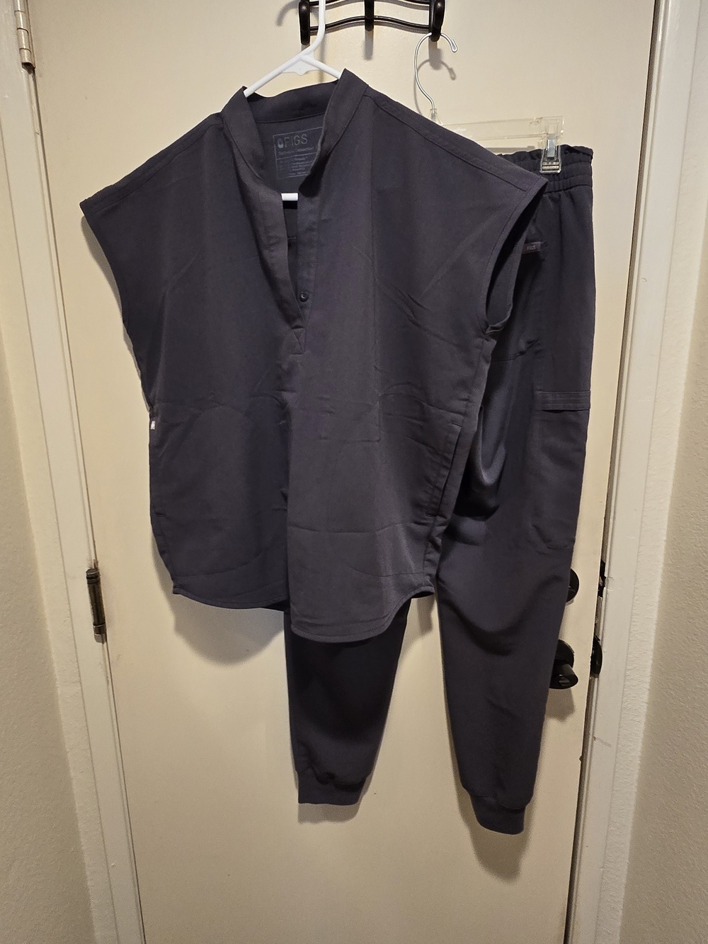FIGS Scrubs Womens Set
